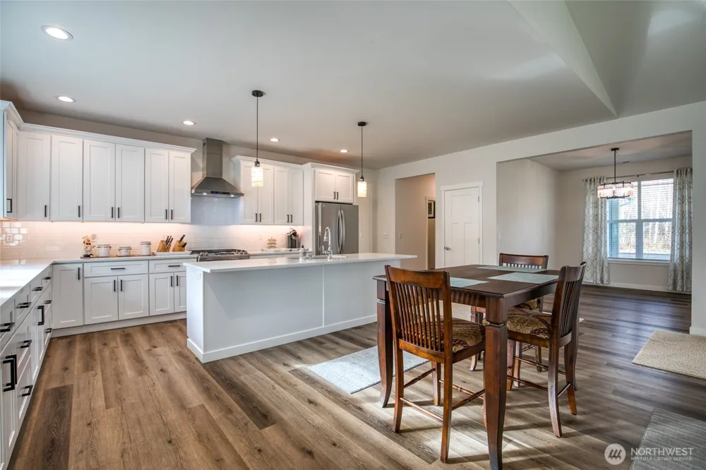 28 Roup Road Montesano, WA 98563