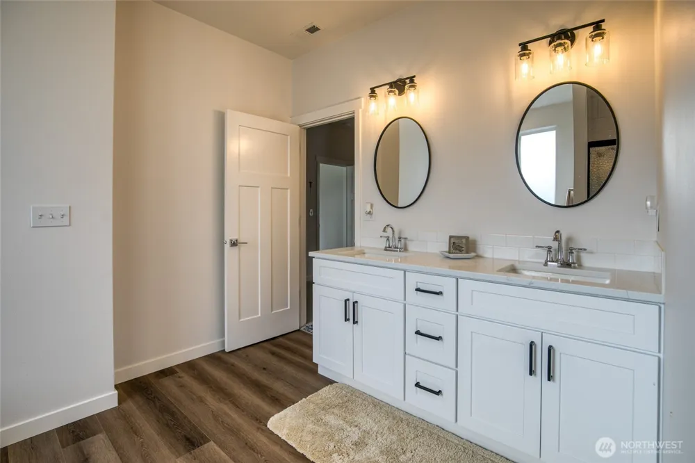 28 Roup Road Montesano, WA 98563