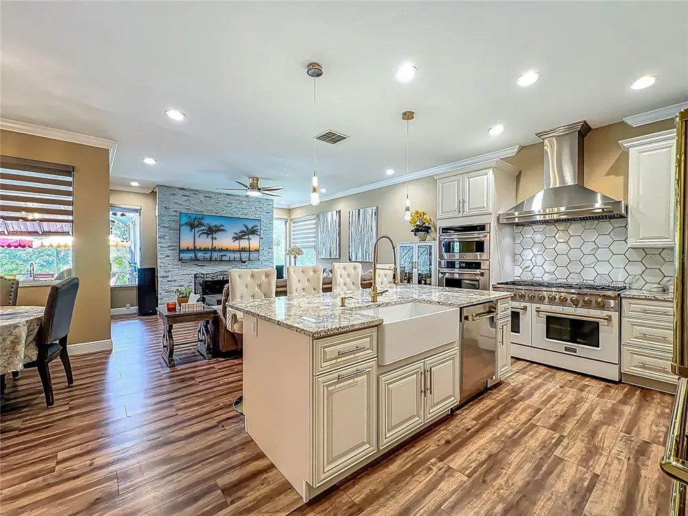 3008 SUTTON WOODS DRIVE Plant City, FL 33566