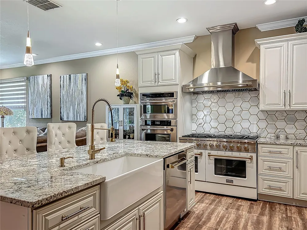3008 SUTTON WOODS DRIVE Plant City, FL 33566