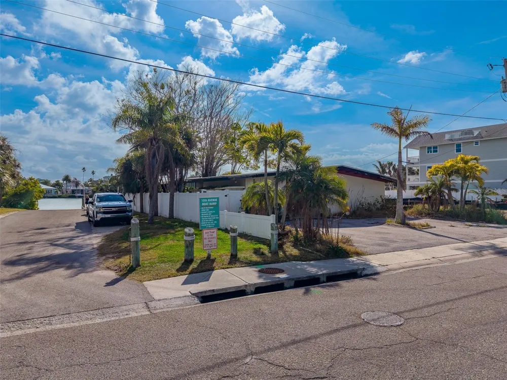 1217 BAY SHORE BOULEVARD Indian Rocks Beach, FL 33785