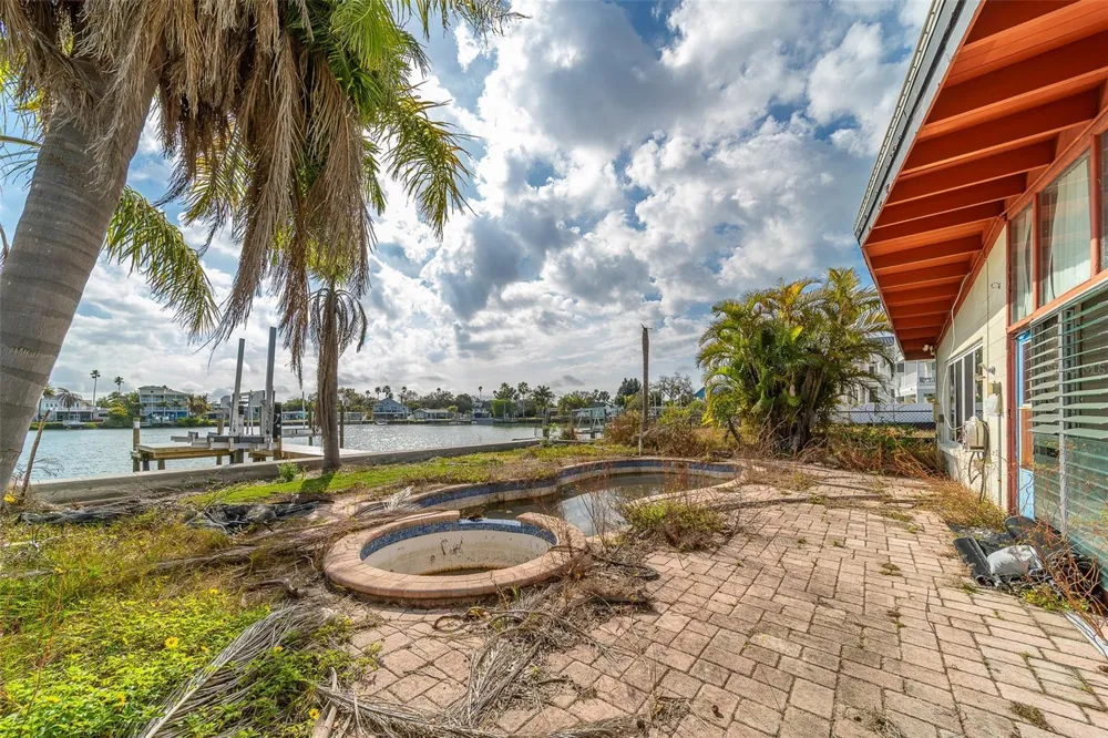 1217 BAY SHORE BOULEVARD Indian Rocks Beach, FL 33785