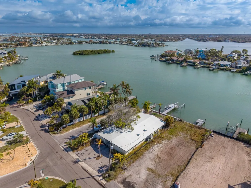 1217 BAY SHORE BOULEVARD Indian Rocks Beach, FL 33785