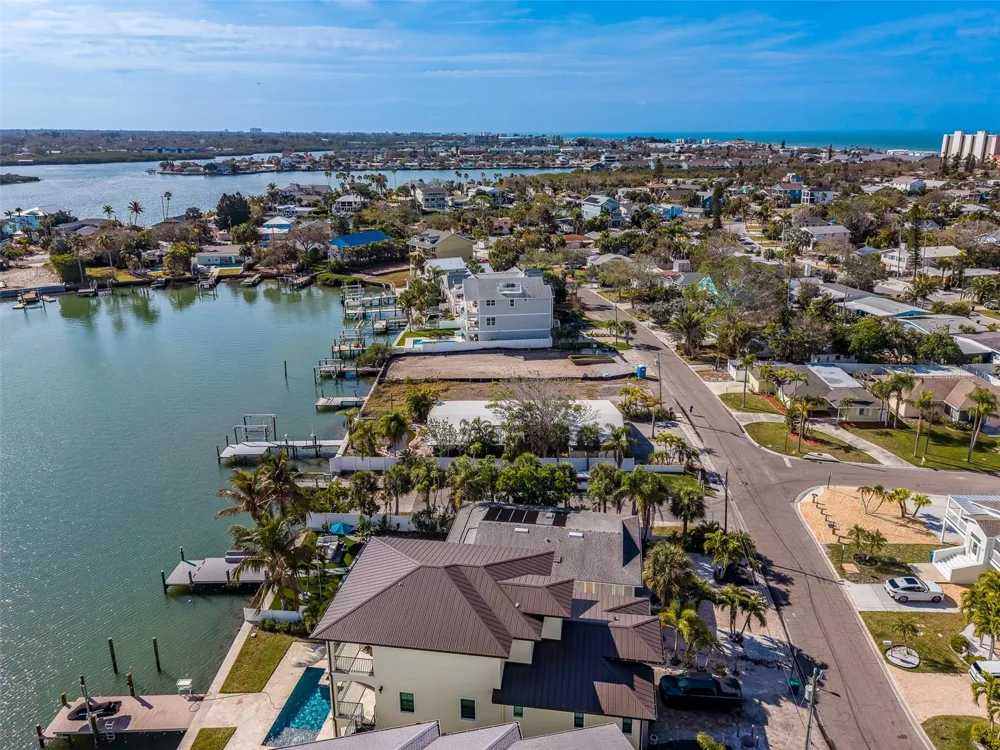 1217 BAY SHORE BOULEVARD Indian Rocks Beach, FL 33785