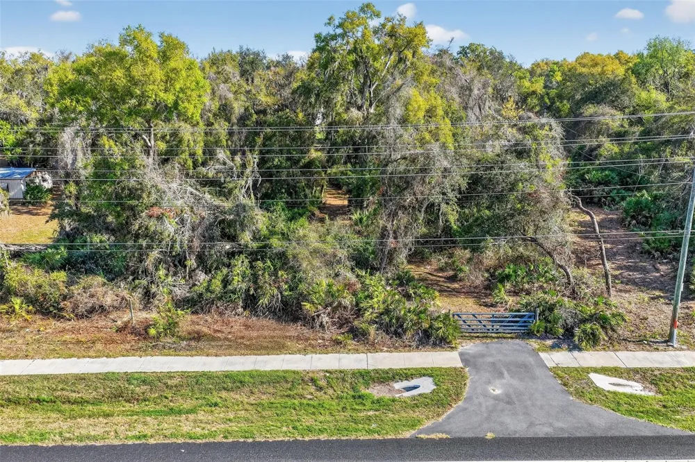 5932 E STATE ROAD 44 Wildwood, FL 34785