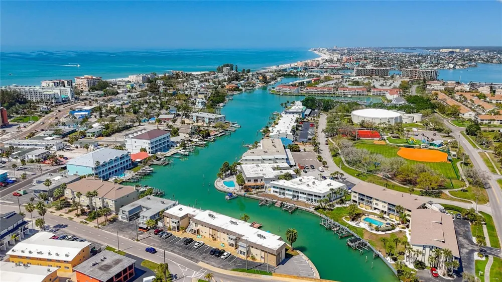 184 117TH AVENUE #2 Treasure Island, FL 33706