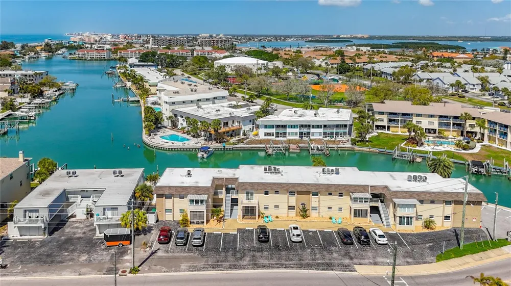 184 117TH AVENUE #2 Treasure Island, FL 33706