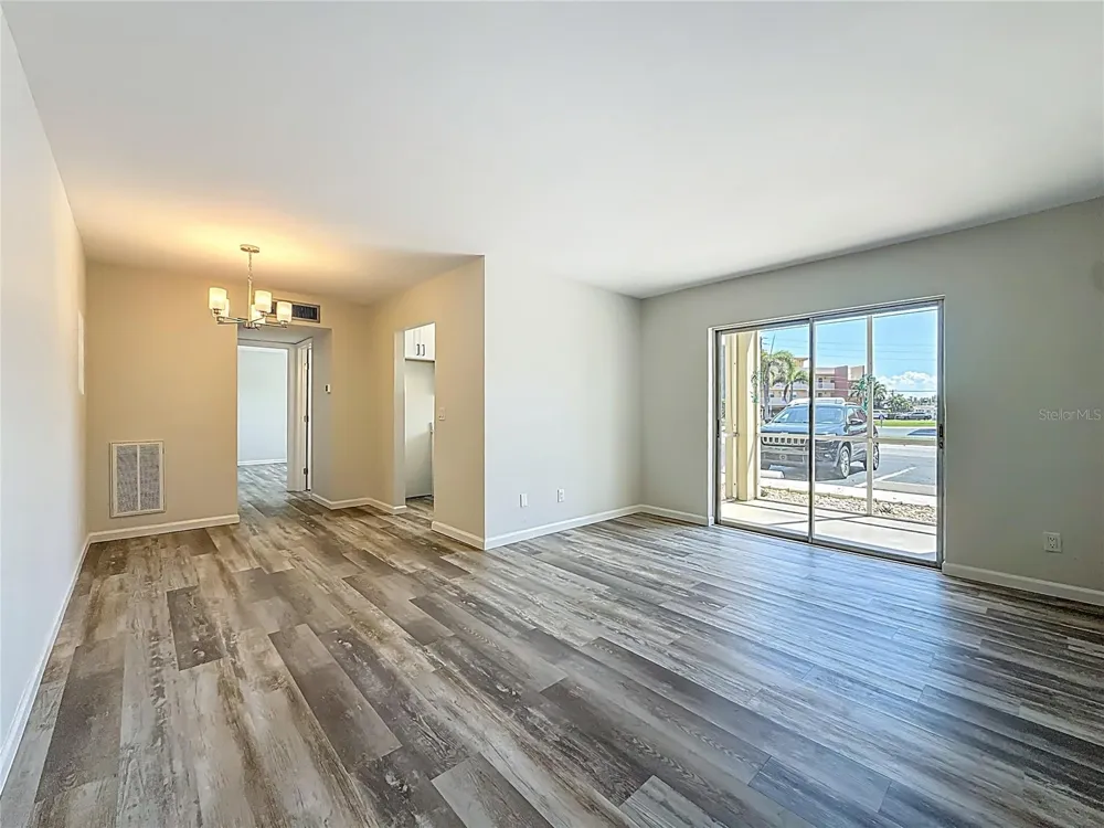 184 117TH AVENUE #2 Treasure Island, FL 33706