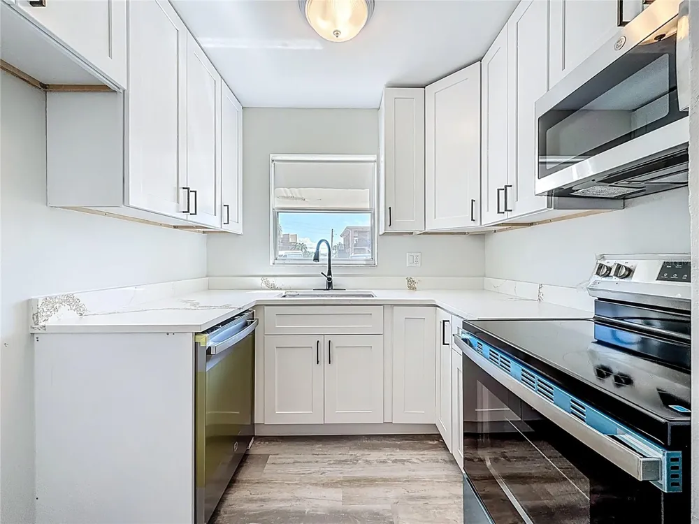 184 117TH AVENUE #2 Treasure Island, FL 33706