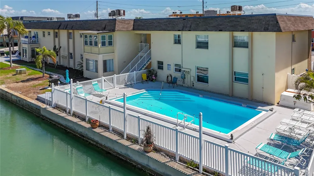 184 117TH AVENUE #2 Treasure Island, FL 33706