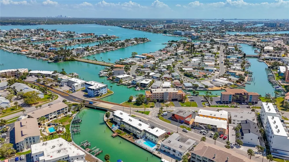 184 117TH AVENUE #2 Treasure Island, FL 33706