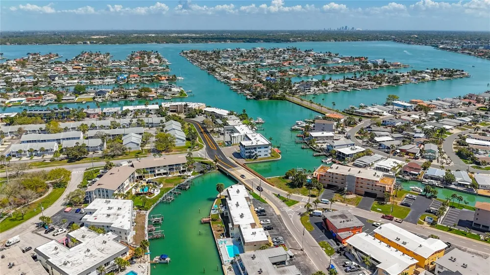 184 117TH AVENUE #2 Treasure Island, FL 33706