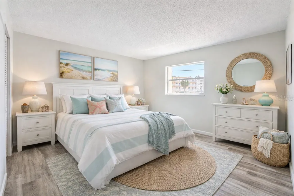 184 117TH AVENUE #2 Treasure Island, FL 33706