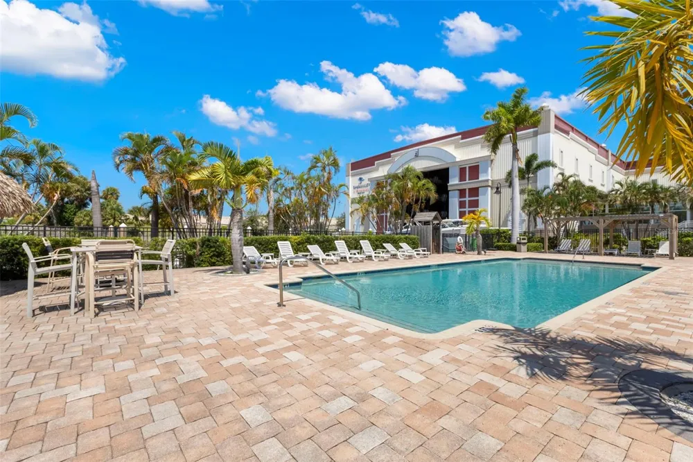 5918 ANCHORAGE WAY S St Petersburg, FL 33712