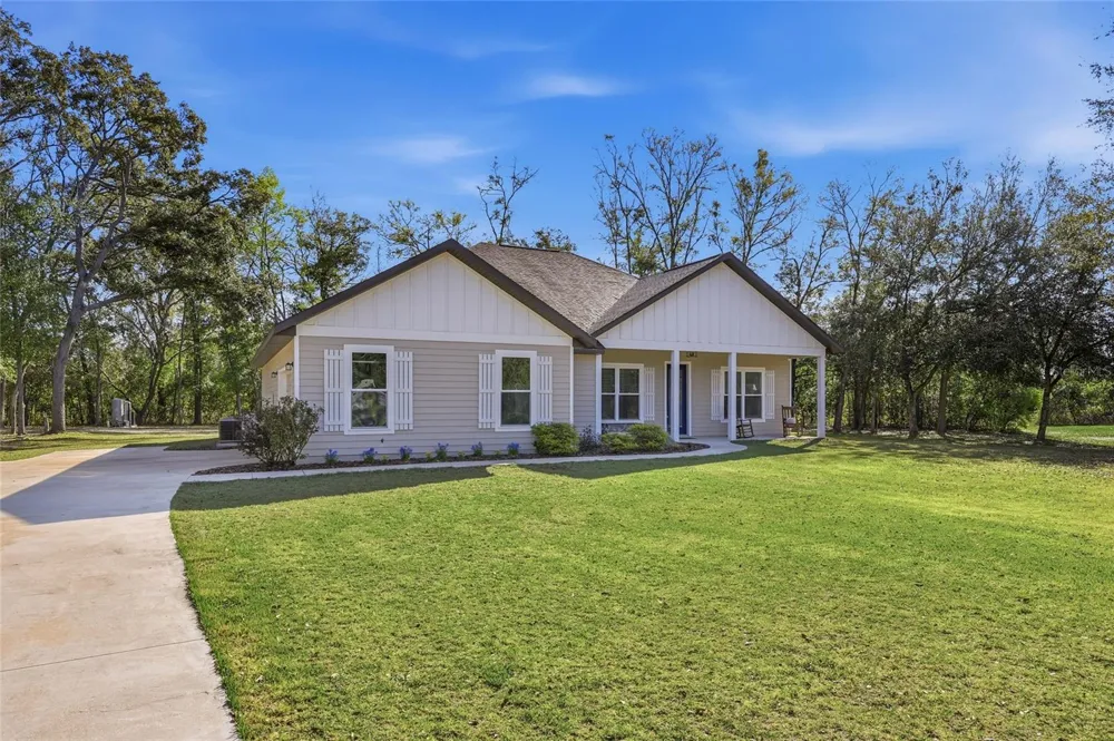 8920 NE 8TH PLACE High Springs, FL 32643