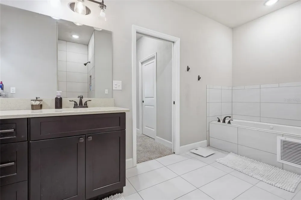 8920 NE 8TH PLACE High Springs, FL 32643