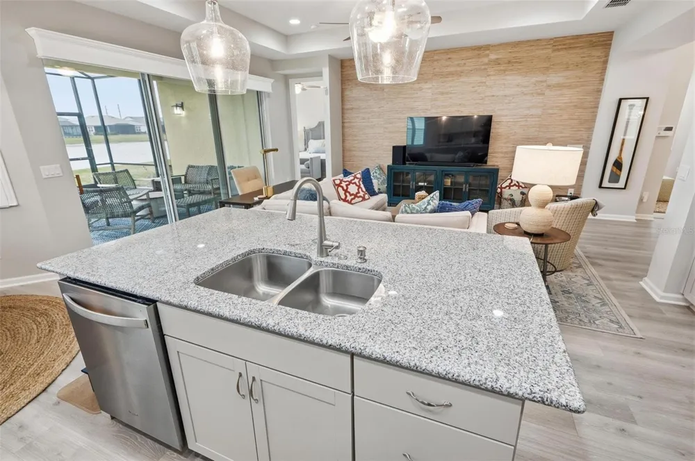 281 MARGARITAVILLE AVENUE Daytona Beach, FL 32124
