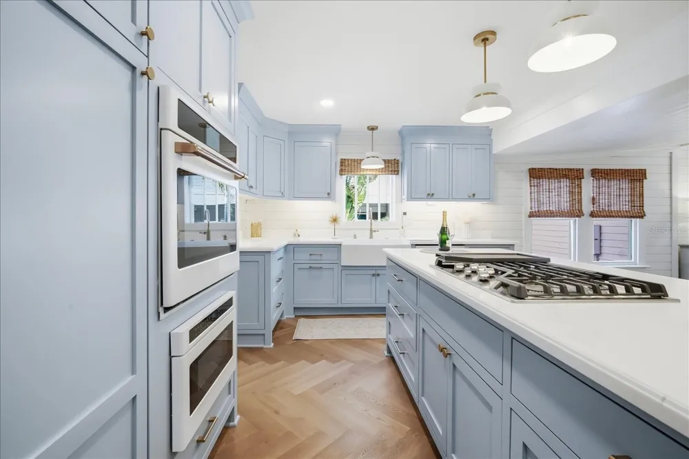 2913 GULF DRIVE Holmes Beach, FL 34217