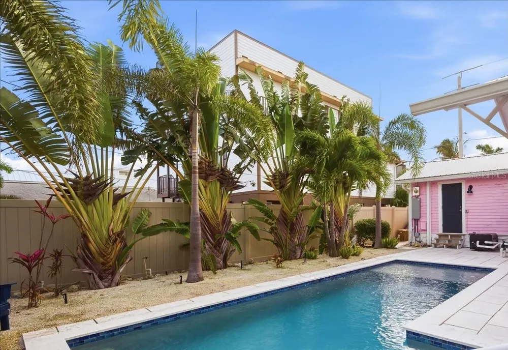 2913 GULF DRIVE Holmes Beach, FL 34217