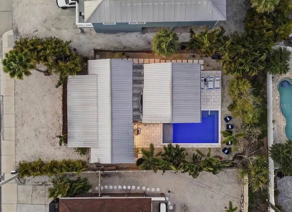 2913 GULF DRIVE Holmes Beach, FL 34217