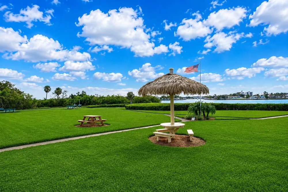 12760 INDIAN ROCKS ROAD #555 Largo, FL 33774