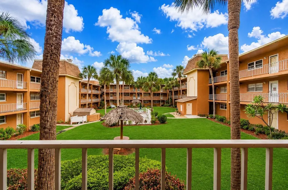 12760 INDIAN ROCKS ROAD #555 Largo, FL 33774