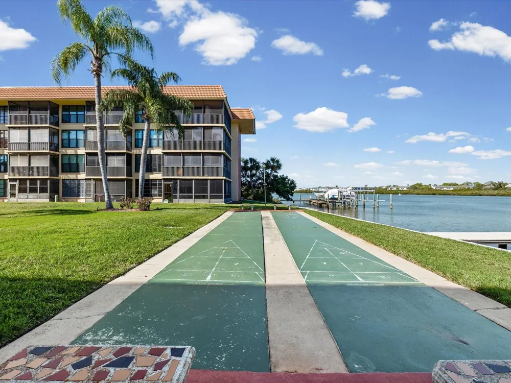 19701 GULF BOULEVARD #105 Indian Shores, FL 33785