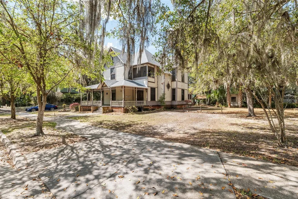 306 NE 3RD STREET Gainesville, FL 32601