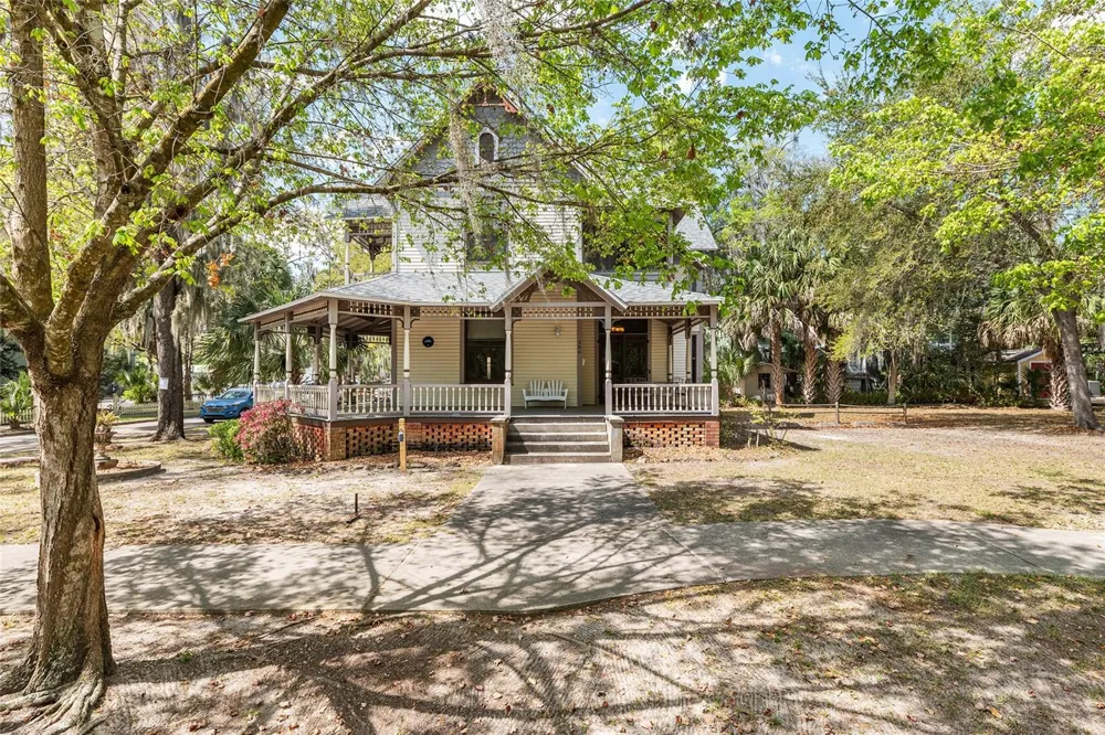 306 NE 3RD STREET Gainesville, FL 32601