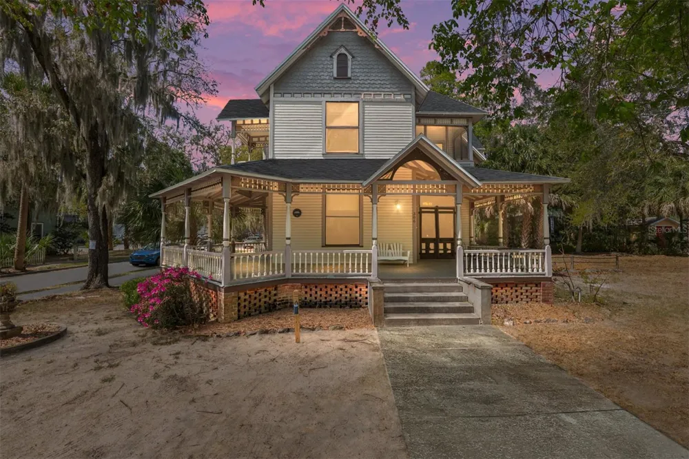 306 NE 3RD STREET Gainesville, FL 32601