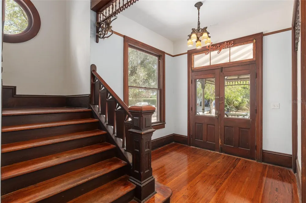 306 NE 3RD STREET Gainesville, FL 32601