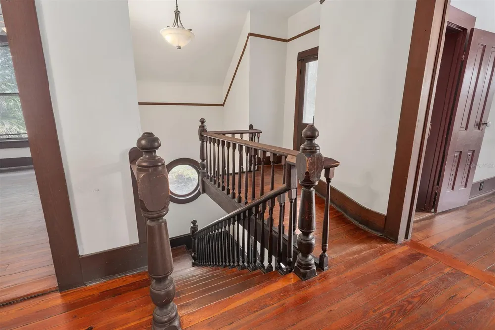 306 NE 3RD STREET Gainesville, FL 32601
