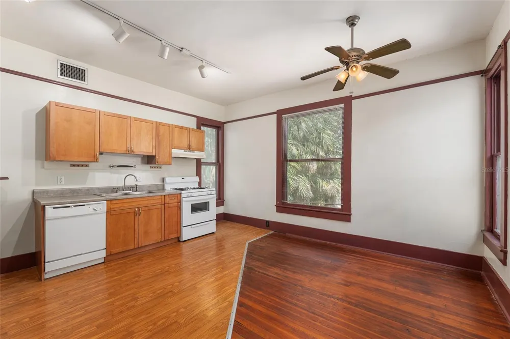 306 NE 3RD STREET Gainesville, FL 32601