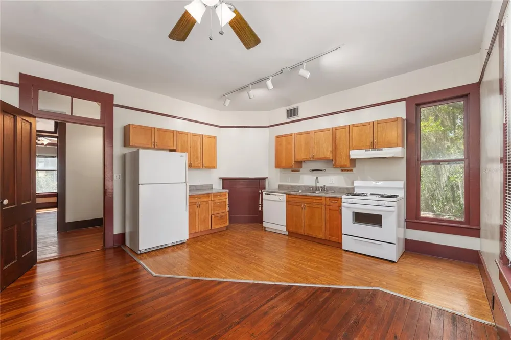 306 NE 3RD STREET Gainesville, FL 32601