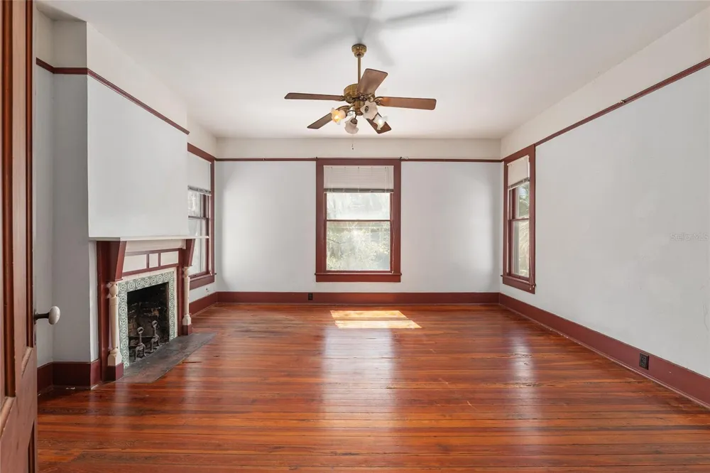 306 NE 3RD STREET Gainesville, FL 32601