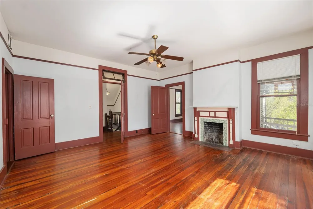 306 NE 3RD STREET Gainesville, FL 32601