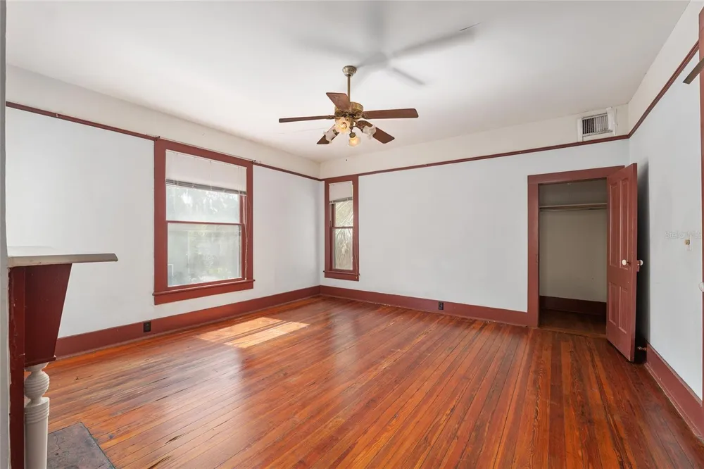 306 NE 3RD STREET Gainesville, FL 32601