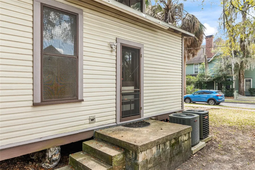 306 NE 3RD STREET Gainesville, FL 32601