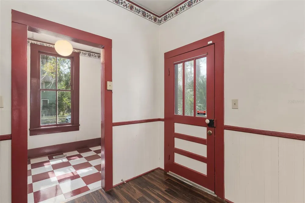 306 NE 3RD STREET Gainesville, FL 32601