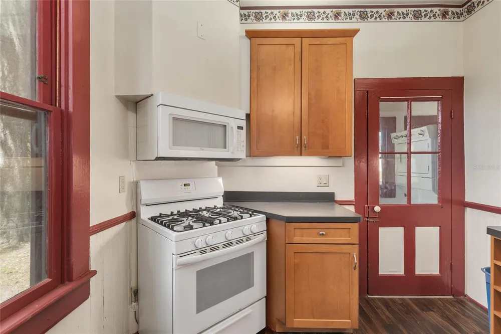 306 NE 3RD STREET Gainesville, FL 32601