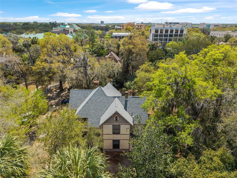 306 NE 3RD STREET Gainesville, FL 32601