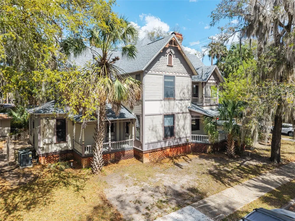 306 NE 3RD STREET Gainesville, FL 32601