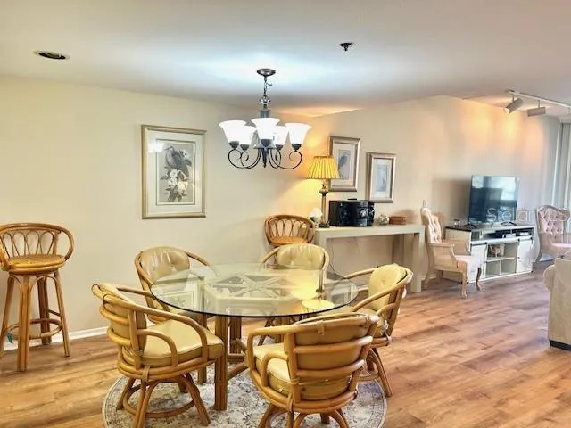 1095 GULF OF MEXICO DRIVE #104 Longboat Key, FL 34228