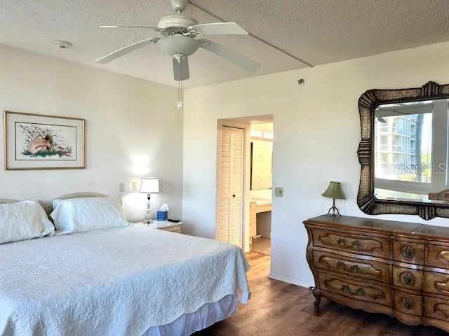1095 GULF OF MEXICO DRIVE #104 Longboat Key, FL 34228