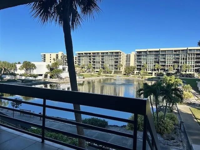 1095 GULF OF MEXICO DRIVE #104 Longboat Key, FL 34228