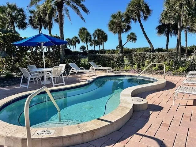 1095 GULF OF MEXICO DRIVE #104 Longboat Key, FL 34228