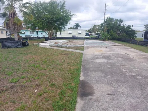 105 LAKE TARPON DRIVE #26
