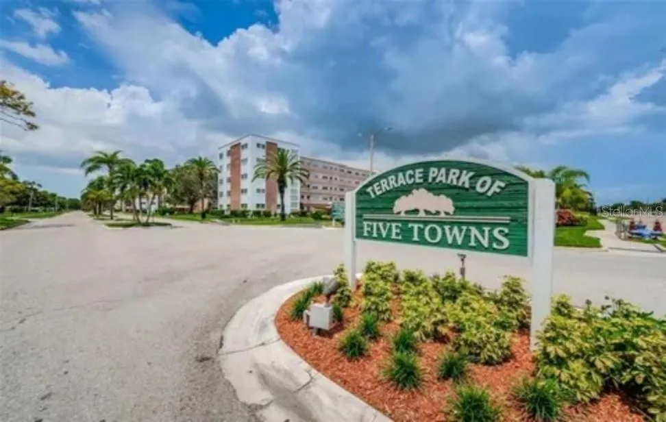5925 TERRACE PARK DRIVE #111 St Petersburg, FL 33709