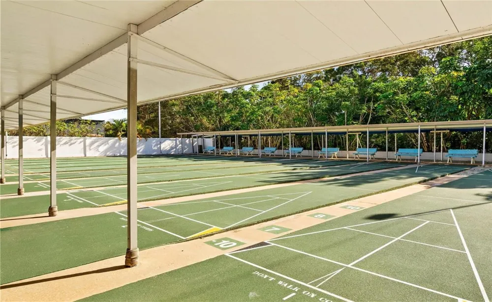 5925 TERRACE PARK DRIVE #111 St Petersburg, FL 33709