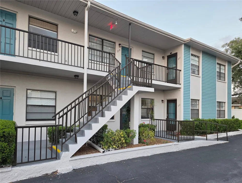 5925 TERRACE PARK DRIVE #111 St Petersburg, FL 33709